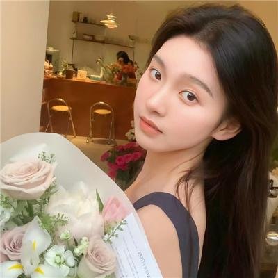 女毕业生